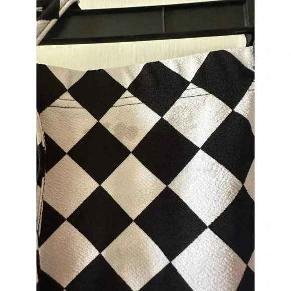 SHEIN Curve women’s size 1x-large black and white diamond bra and skirt - Picture 4 of 7